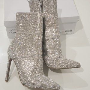 Brand new Steve madden crystal Rhinestones Bling boots 6.5